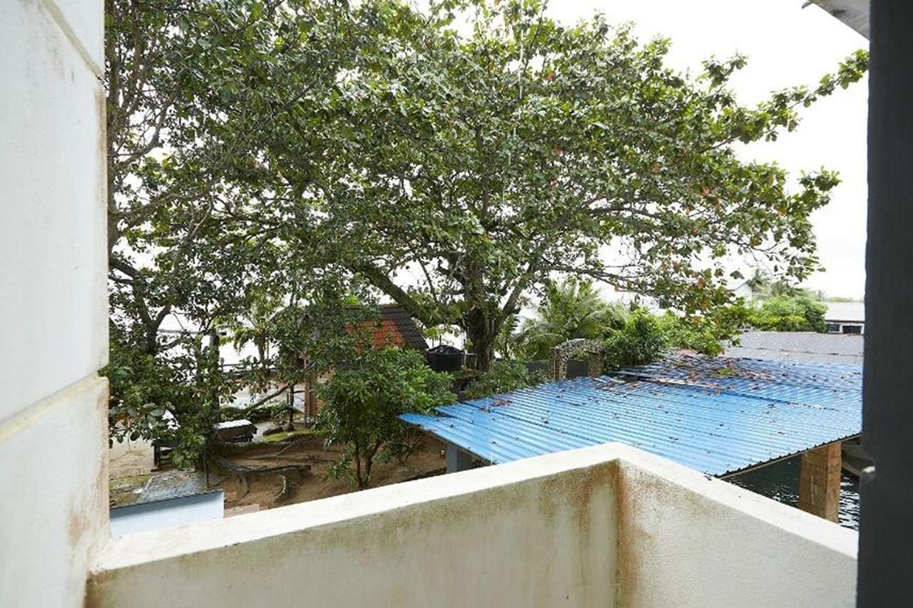 студио 5500 кв. м, собственных ванных: 1, в Бесерах Kampung Sungai Karang Экстерьер фото